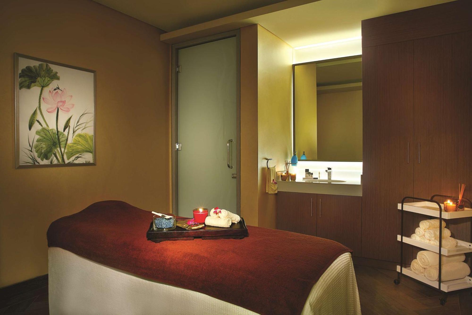 Doubletree By Hilton Doha Old Town Hotel Exterior photo A treatment room at the spa