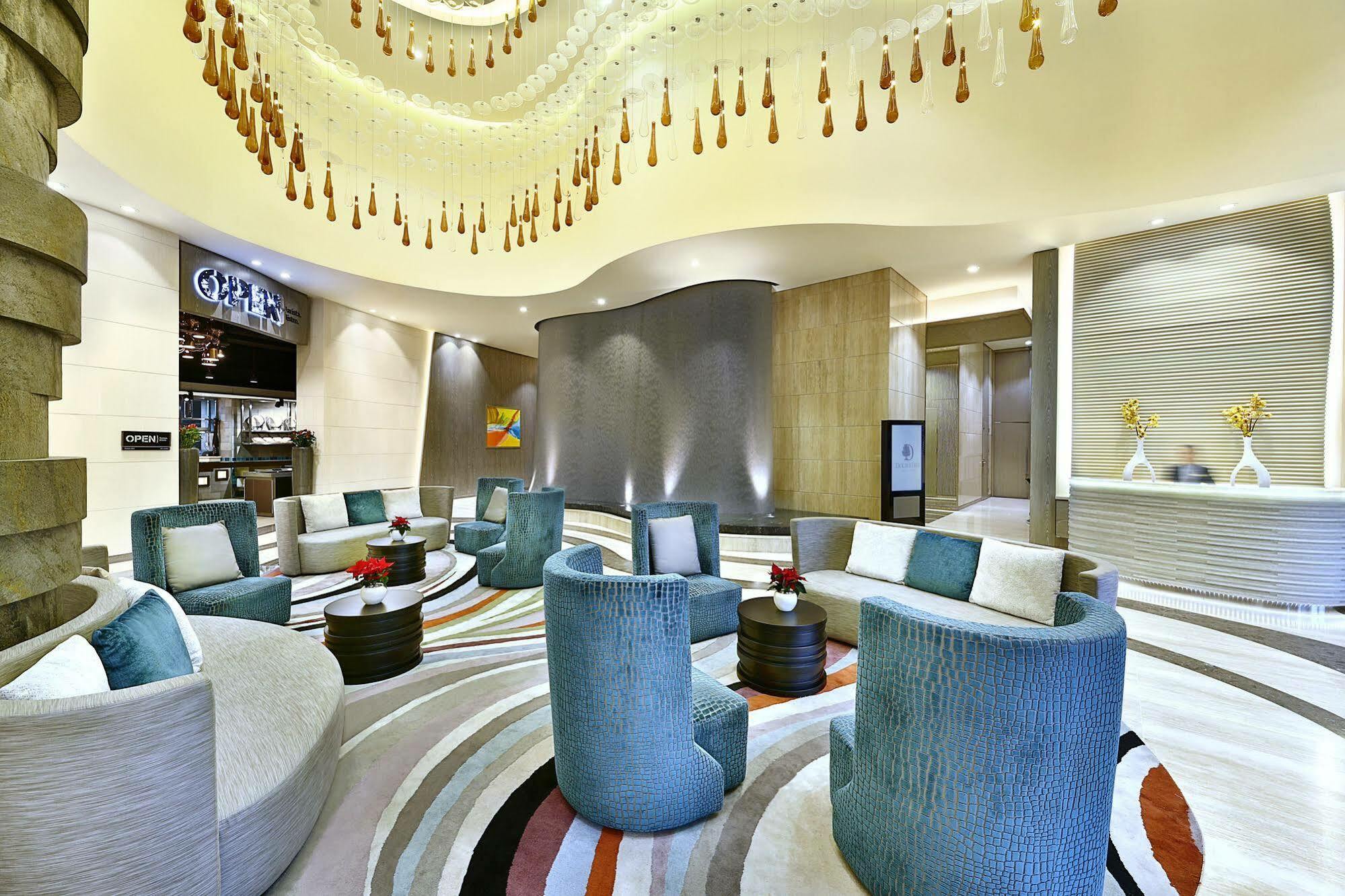 Doubletree By Hilton Doha Old Town Hotel Exterior photo Lobby
